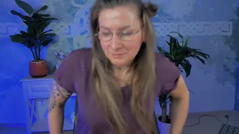 Snapshot of fridatander chatting on February 2025 01:11:01 PM Frida Tander online show from February 2025 01:11:01 PM