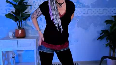 Snapshot of fridatander chatting on October 2025 05:06:02 AM Frida Tander online show from October 2025 05:06:02 AM