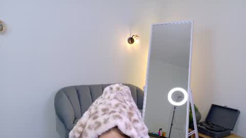 Frie online show from July 2026 09:32:02 PM