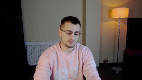 Viktor online show from March 2025 11:03:02 PM