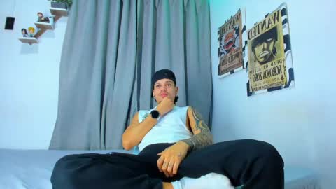 Snapshot of friendsofeverything_ chatting on July 2026 01:23:02 AM Adam y pitter online show from July 2026 01:23:02 AM
