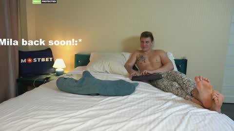 Snapshot of friendsurdreams chatting on December 2024 03:06:01 PM friendsurdreams online show from December 2024 03:06:01 PM