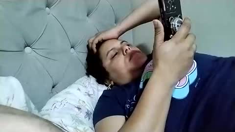 Snapshot of frizzy_girl chatting on October 2025 03:39:02 AM Frizzy girl online show from October 2025 03:39:02 AM