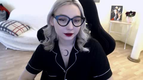 Lilith online show from February 2025 06:53:02 AM