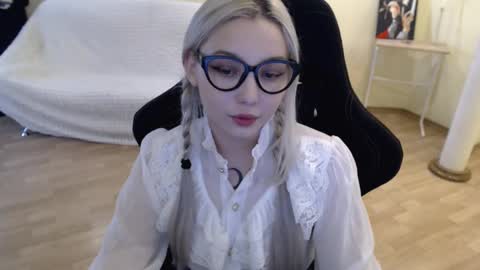 Lilith online show from February 2025 07:06:02 AM