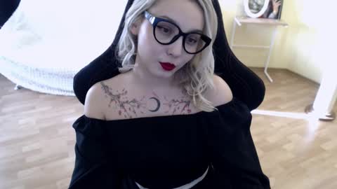 Lilith online show from February 2025 11:36:02 AM