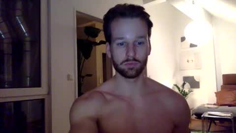 frozenyoga online show from April 2026 11:35:01 PM