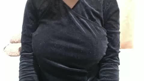 fruity28 online show from December 2025 06:42:02 AM