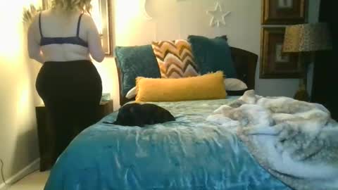 Snapshot of fucking_fantasy chatting on February 2025 08:36:01 PM PorcelainDoll22 online show from February 2025 08:36:01 PM