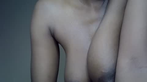 MILK BAE online show from November 2025 09:50:01 PM