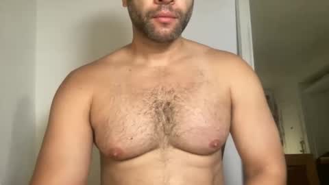 Snapshot of fuckyeahcoach chatting on October 2025 10:24:01 AM Muscle Bear Jock in Training online show from October 2025 10:24:01 AM
