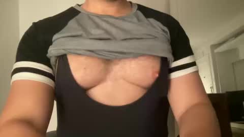 Snapshot of fuckyeahcoach chatting on October 2025 01:06:01 AM Muscle Bear Jock in Training online show from October 2025 01:06:01 AM