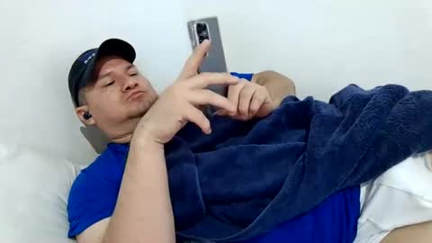 Snapshot of fuckynations chatting on June 2026 11:18:01 PM Fuckdirtymen online show from June 2026 11:18:01 PM