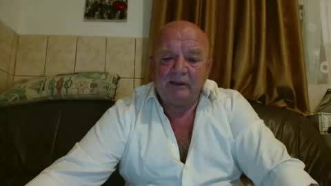 fullballs6 online show from September 2025 12:47:01 AM