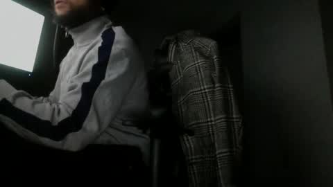 Snapshot of fundreams100 chatting on December 2024 11:18:02 PM FunDreams online show from December 2024 11:18:02 PM