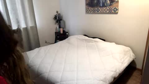 Linnys Palace online show from February 2025 06:11:01 PM