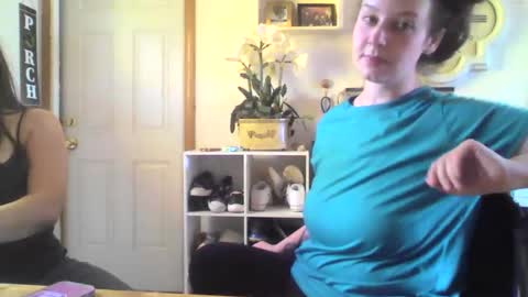 Linnys Palace online show from September 2025 02:51:01 PM