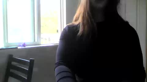 Linnys Palace online show from October 2025 07:45:02 PM