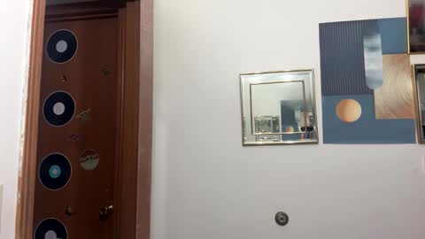 Linnys Palace online show from December 2025 05:18:02 PM