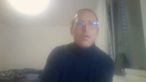 Snapshot of funneltunnel chatting on May 2026 05:42:01 PM funneltunnel online show from May 2026 05:42:01 PM