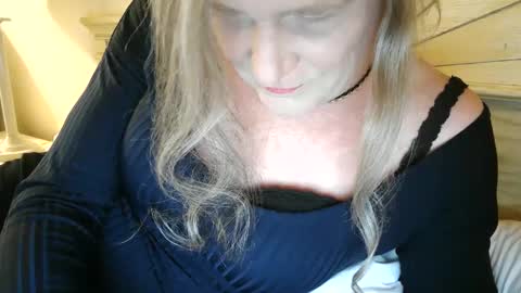 Jessie Love online show from September 2025 10:31:02 AM