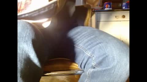 Snapshot of fuzzyblues chatting on December 2024 06:18:02 PM Fuzzy Blues online show from December 2024 06:18:02 PM