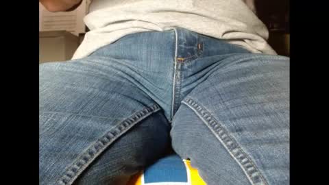 Snapshot of fuzzyblues chatting on February 2025 10:50:01 PM Fuzzy Blues online show from February 2025 10:50:01 PM