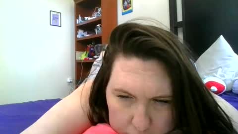 fuzzypeaches87 online show from March 2026 04:31:01 PM