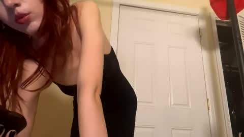 Snapshot of g0ddessluna1800 chatting on December 2025 06:20:02 AM Goddess Luna online show from December 2025 06:20:02 AM