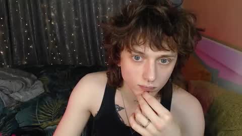 Ian online show from December 2025 06:48:02 PM