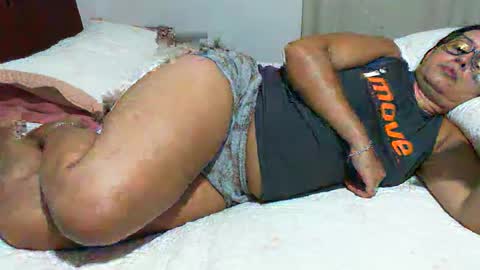 gaby  layla online show from January 2026 10:47:02 PM