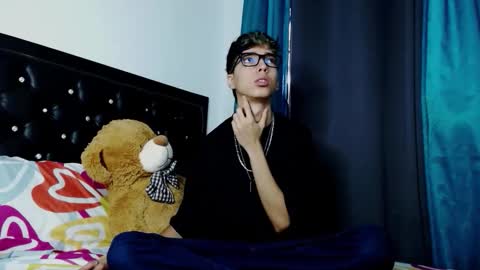 Snapshot of gabriel_x18 chatting on February 2026 12:42:01 PM gabriel_x18 online show from February 2026 12:42:01 PM