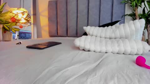 Carolina online show from October 2025 02:23:02 PM