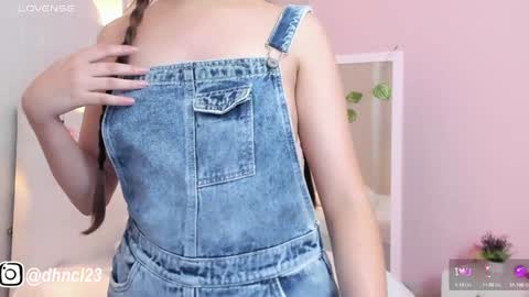 Snapshot of gabriellahoney18 chatting on January 2025 10:42:01 PM Gabriella online show from January 2025 10:42:01 PM