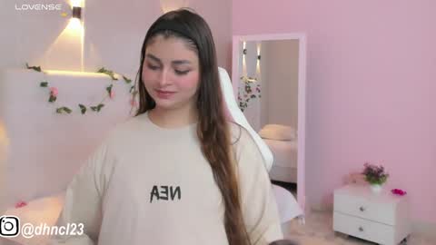 Snapshot of gabriellahoney18 chatting on February 2025 09:37:02 PM Gabriella online show from February 2025 09:37:02 PM