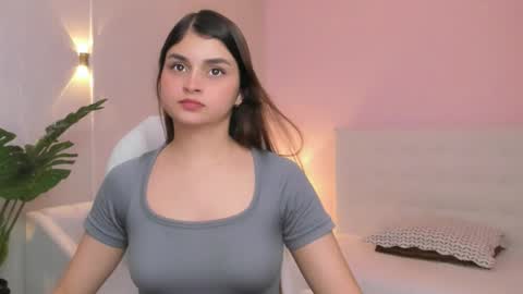 Snapshot of gabriellahoney18 chatting on November 2025 10:32:01 PM Gabriella online show from November 2025 10:32:01 PM