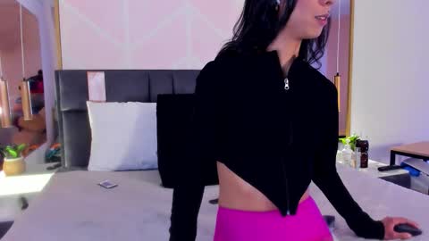 Gaby online show from November 2025 08:19:02 PM