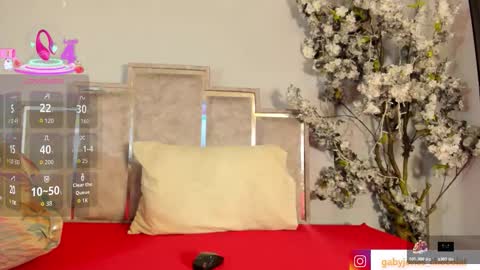 gabyyjones online show from November 2025 12:51:01 PM