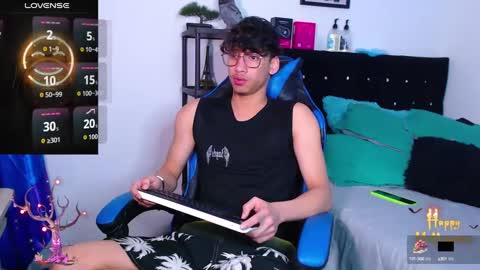 gael_jones online show from October 2025 08:15:01 AM