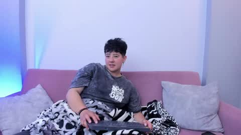 gaia_n_nix online show from April 2026 04:24:01 AM