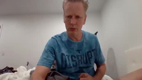 gamerboy200 online show from September 2025 12:03:02 AM