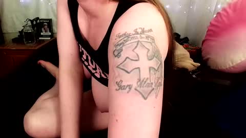 GamerGirlRoxy online show from April 2026 08:06:01 PM