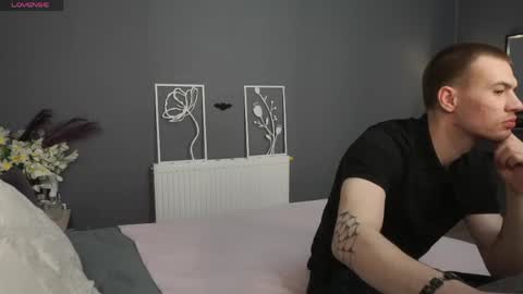 Max and Eva online show from February 2026 04:10:02 AM