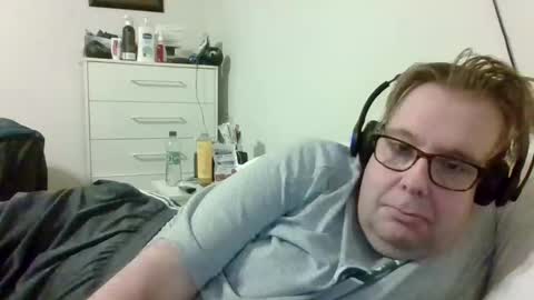 Gary online show from October 2025 05:04:02 AM