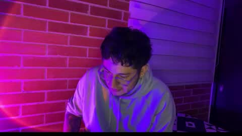 Snapshot of garyy333 chatting on September 2025 04:14:01 AM Gary online show from September 2025 04:14:01 AM