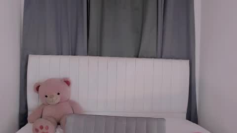 Vnecis Marn online show from October 2025 11:56:02 PM