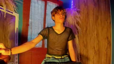 Snapshot of gaze_dream chatting on December 2025 01:07:01 PM HAN online show from December 2025 01:07:01 PM