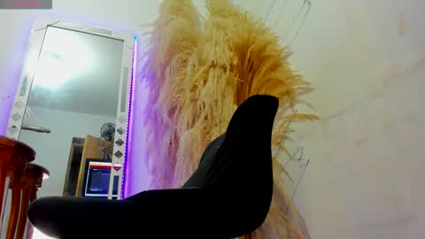 Snapshot of gaze_dream chatting on January 2026 08:01:02 PM HAN online show from January 2026 08:01:02 PM