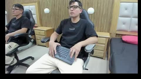 Gean Mclovin online show from April 2026 07:09:01 PM