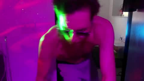 geezwiz online show from April 2026 06:38:01 PM